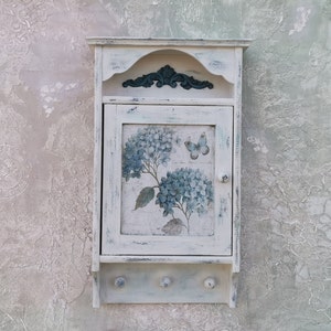 Blue Hydrangea Wooden Key Box: Shabby Chic Wall Cabinet