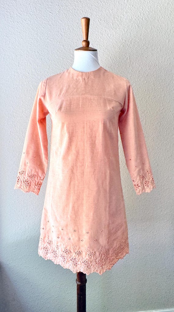 60s Embroidered Peach Shift Dress 60s Embroidered Peach Shift Dress