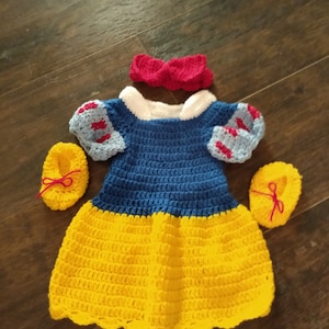 Snow white princess newborn baby crochet outfit Disney inspired photo prop costume