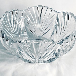 Bol rond en verre pressé vintage à bord sclérosé