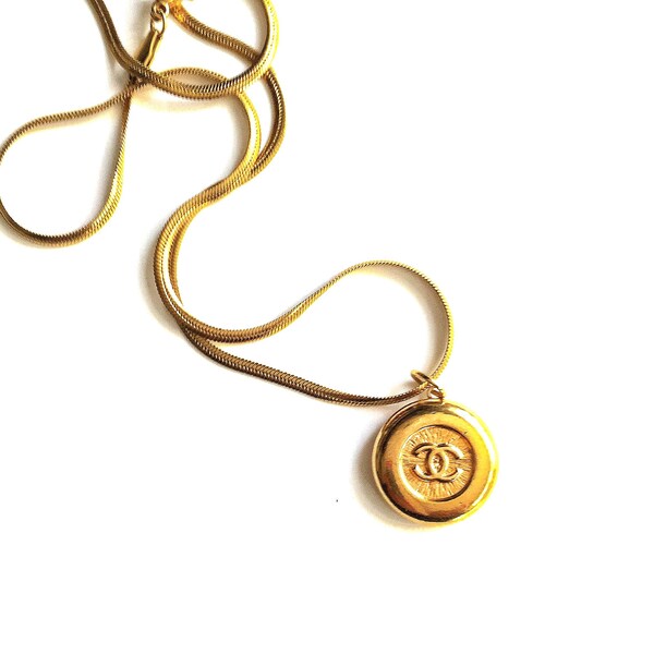 Original vintage button necklace, gold color chain