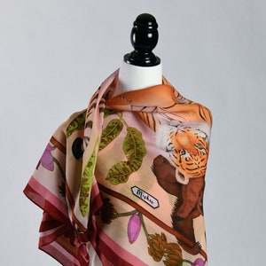 25 Ways to Style Square Scarves Scarf Tying Ebook PDF