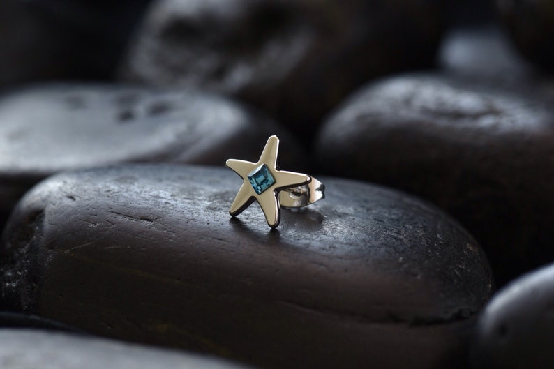 Star stud earrings with blue coloured Swarovski crystals image 4