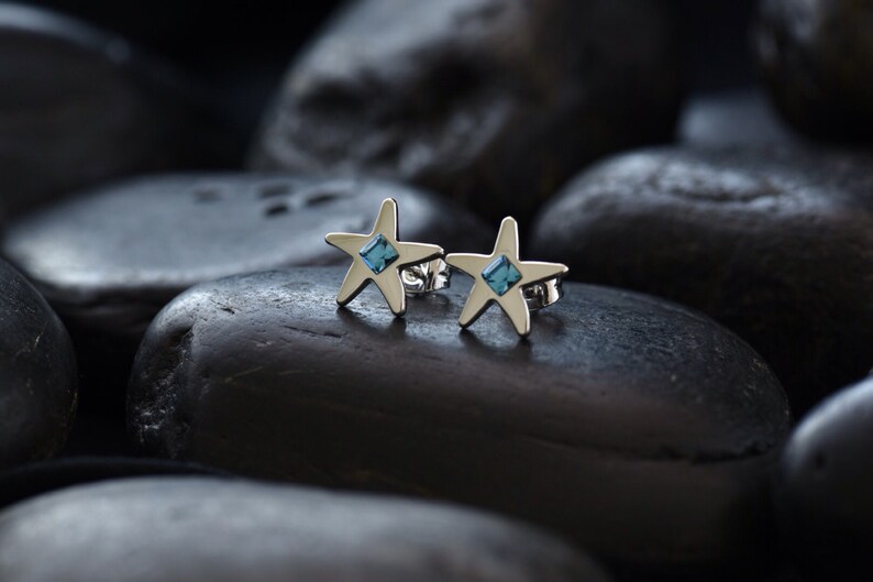 Star stud earrings with blue coloured Swarovski crystals image 3