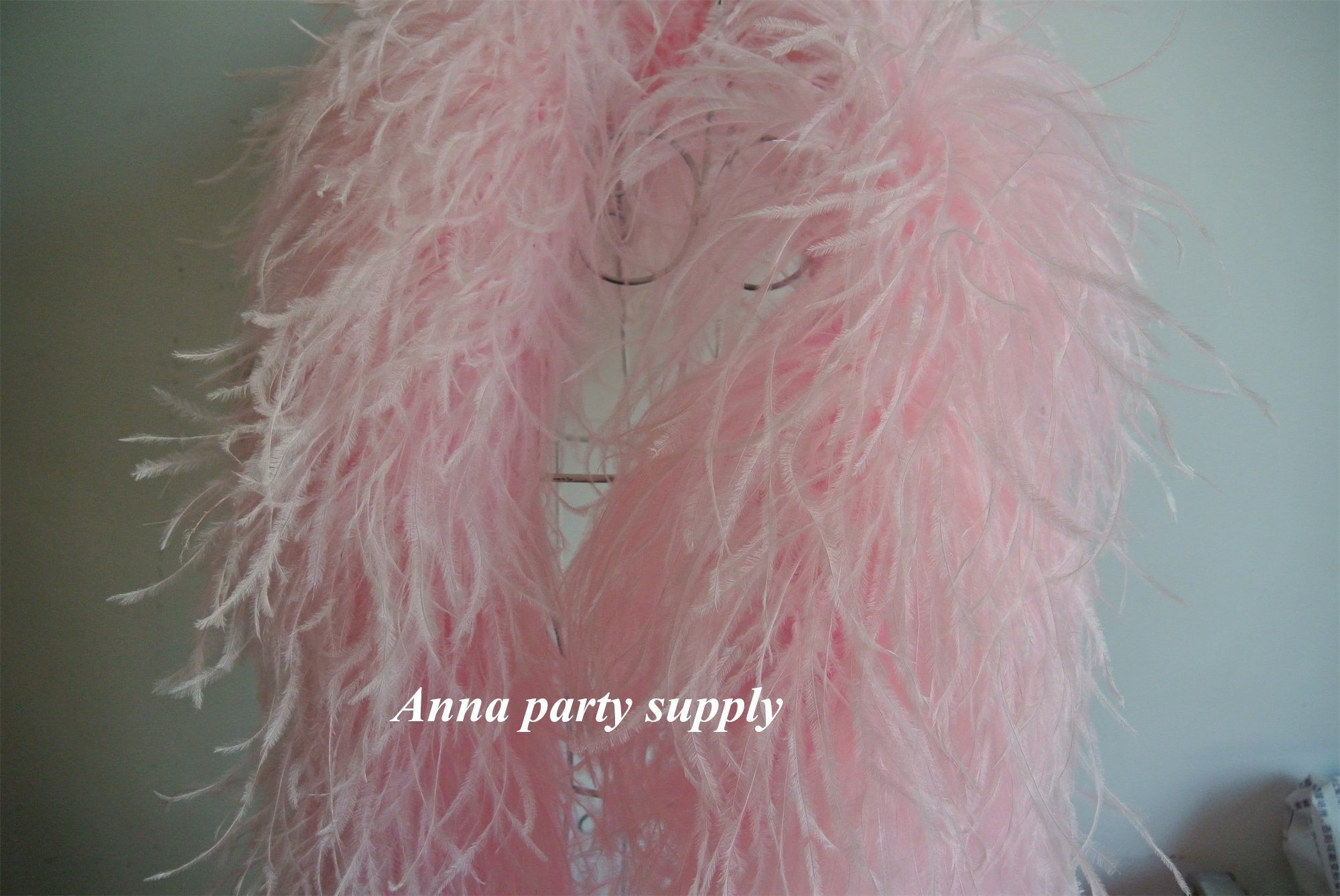 Baby Pink 40 Gram Chandelle Feather Boa, 2 Yard Long-Great for Party,  Wedding, Halloween Costume Decoration