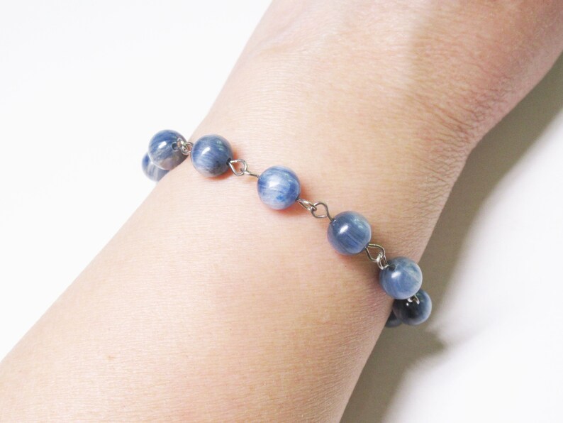 Blue Kyanite Bracelet Minimalist Bracelet Romantic Bracelet Delicate Bracelet Healing Crystal Vintage Bracelet 8mm Blue Kyanite Mothers Gift