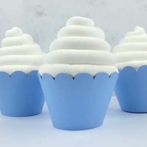 Hellblaue Cupcake Wrappers, es ist ein Boy Baby Blue