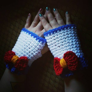 Sailor Moon Crocheted Glovelettes