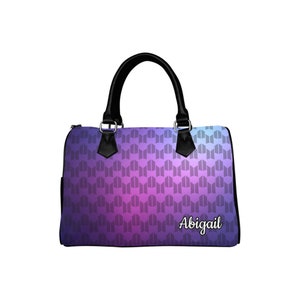 Kann personalisieren - BTS & ARMY Symbole Barrel Style Boston Handtasche - K-Pop inspirierte Mode - Henkeltasche Handtasche - Lila - Namen hinzufügen