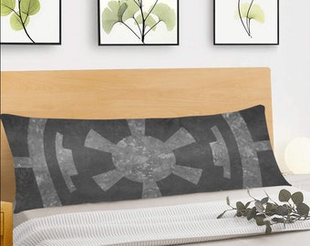 Funda de almohada corporal con cremallera Imperial Cog sobre fondo gris de 137 x 51 cm (54" x 20") - Decoración para el hogar inspirada en Star Wars - Solo funda - 501st