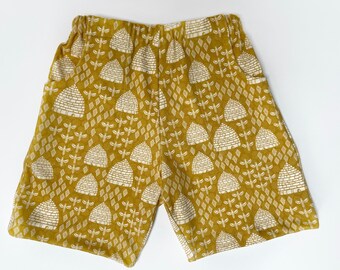 Organic cotton toddler shorts 2 pockets, honey bees and hives print, sizes 2T - 6 unisex gift, toddler shorts, boy shorts, girl shorts