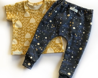 organic t-shirt and leggings, cosmos, honeybee,  6 - 24 mos. Pick your own combination, unisex baby outfit, baby gift, baby girl, baby boy