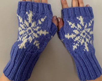 HANDKNIT FINGERLESS GLOVES