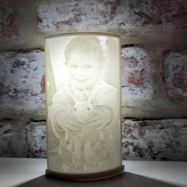 Personalised Lithopane print, 3D printed lithopane, desk picture lamp,