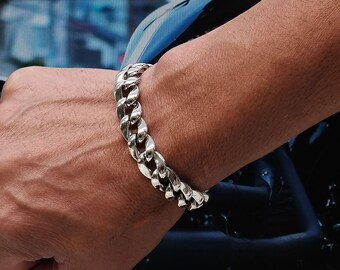 Toggle Clasp Hand woven Elegant Bracelet in Silver and Rose Gold Feminine Bracelet Chainmaille Bracelet Byzantine link