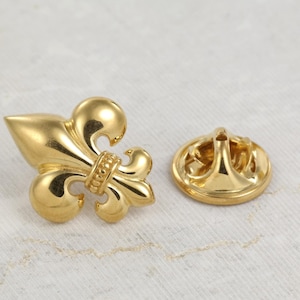 Broche de flor de lis real francesa, plata de ley 925, broche medieval, accesorio de joyería con flor de lis, flor de lis heráldica, broche de solapa francesa, pines de explorador