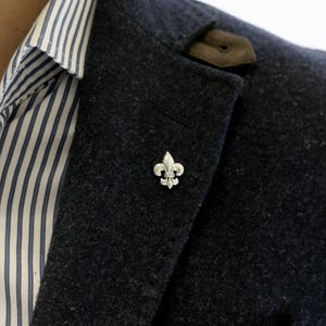 Épingle fleur de lys, lys héraldique, épinglette Français, épingle fleur de lys, argent sterling 925, épingle médiévale, bijoux fleur de lys, épingles scouts