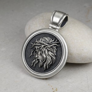 30mm Round Silver Pendant Jesus Christ, 3.5mm Spiga Neck Chain, Christ Faith Medallion, Christian Man Jewelry Accessories, Memorial Necklace