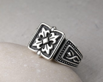 Gothic Cross Sterling Silver Men Ring,  Fleury Cross  Signet Ring, Knight Silver Ring, Anillo de caballero, Bague chevalier, Anel cavaleiro