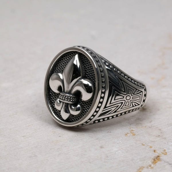 Mens Ring, Fleur de Lis Ring, Knight Ring, Sterling Man Ring, Gothic Mens Ring, Medieval Ring, Gothic Silver Ring, Signet Ring, Gift