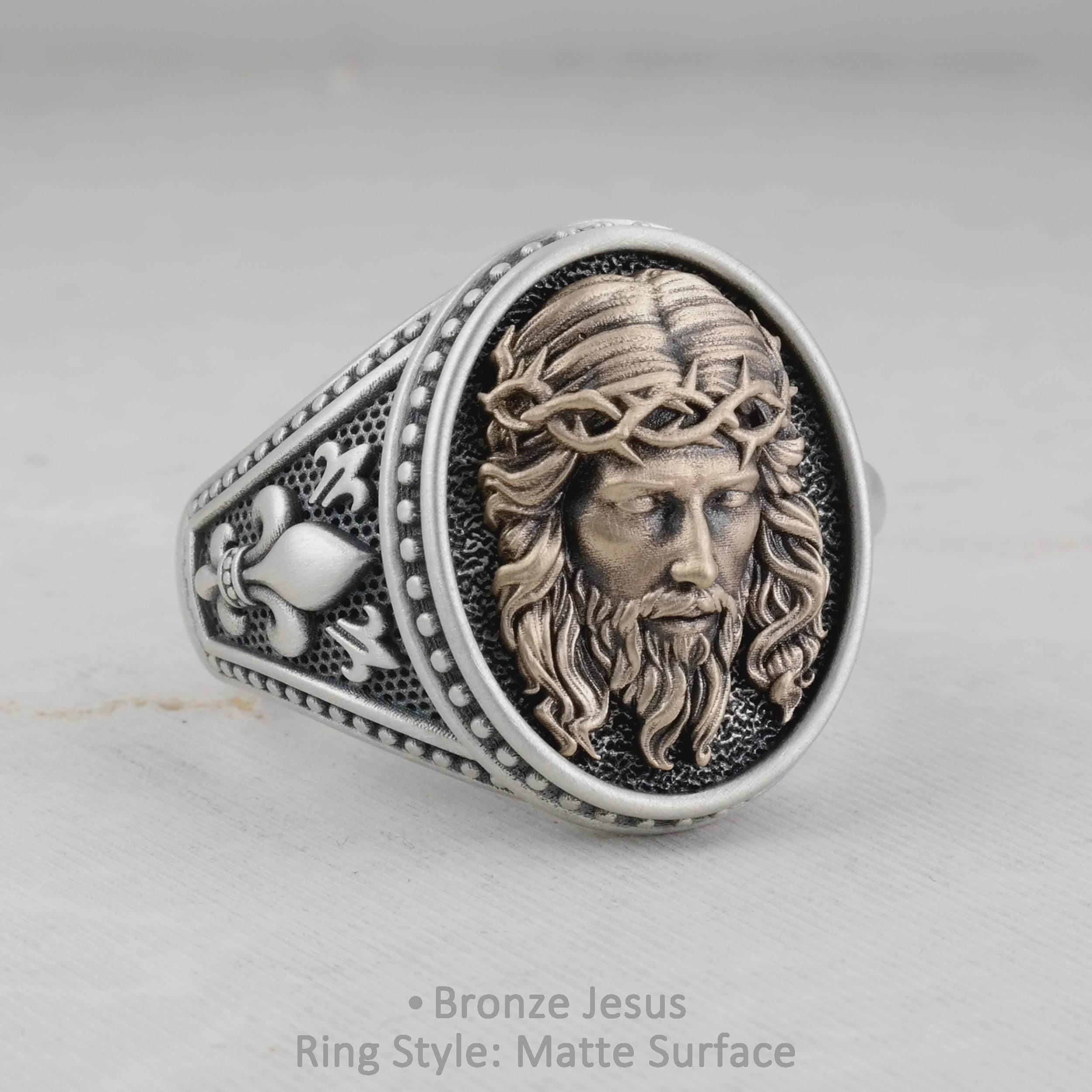Men's Signet Ring With Jesus Christ Face and Ringside View Fleur