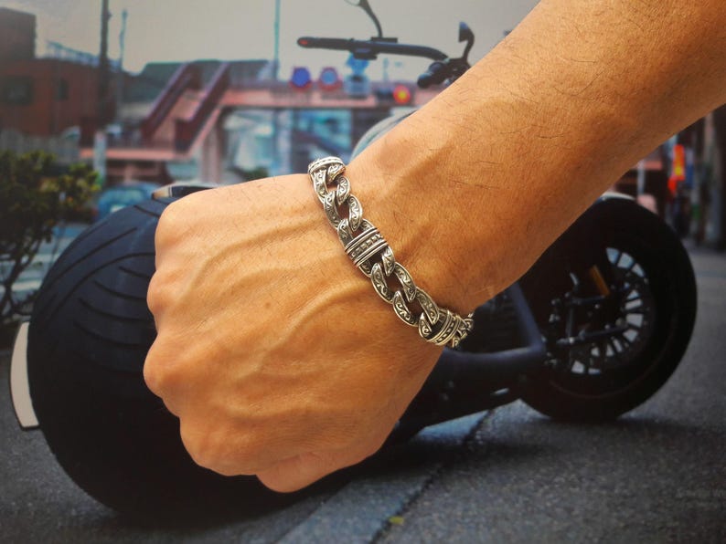 Mens Silver Bracelet, Medieval Style, you can choose between 15 different length sizes (photo 1)