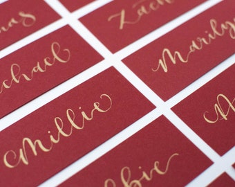 Burgundy red Wedding place cards // Flat or folder place names cards in calligraphy /