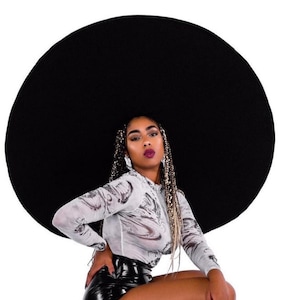 Oversized Black Hat – Giant Statement Hat, Dramatic Wide Brim Fashion Hat for Photoshoots, Events & Editorial Style, Big White Hat