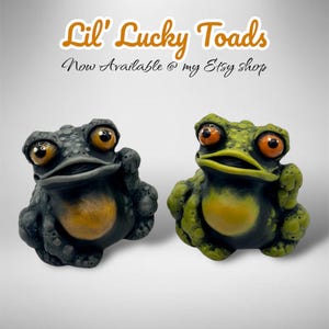 Adorable Lucky Beckoning Toad Sculpture Gift Hand Painted Hand Sculpted