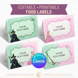 Puede incluir: Cuatro etiquetas de comida imprimibles con temática de cuento de hadas. Cada etiqueta presenta un marco decorativo con el texto "YOUR TEXT HERE". Las etiquetas están decoradas con ilustraciones de una bruja, una princesa, una varita mágica y una escoba.
