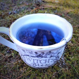 Witch's Insight Tea: Divination Ritual Blend with Mugwort & Butterfly Pea image 3