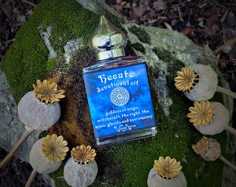 Goddess Hecate | Devotional Oil | Death-Walking | Crossroads | Queen of Witches | Necromancy | Ghosts | The Night | Dark Moon Magick