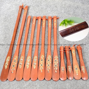 Engraved Flower Name Wooden Shoehorn Personalized Shoe Horn Long Handle Natural Wood Custom Shoehorn for Unisex Father&#39;s Day A Great Gift A3
