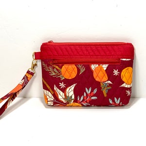 Bolsillo acolchado para pulsera/teléfono móvil con naranjas navideñas y borgoña, bayas rojas y ramitas con bolsillo frontal con cremallera