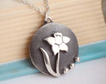 Daffodil birth flower necklace, silver birth month necklace, handmade personalized jewelry gift for her, birthstone alternative birthflower