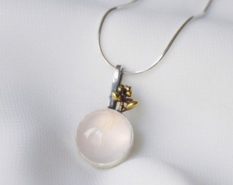 Floral rose quartz necklace, Succulent quartz necklace, Pink stone pendant, Flower pendant, Modern handmade necklace, Birthstone gift