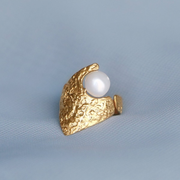 Baroque Pearl Ring - Adjustable Textured Gold Plated Ring with Freshwater Pearl - Amunet Coolection
