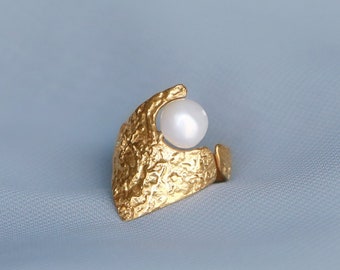 Baroque Pearl Ring - Adjustable Textured Gold Plated Ring with Freshwater Pearl - Amunet Coolection