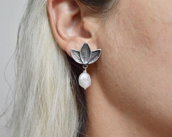 Flower Dangle Pearl Earrings, handmade earrings, elegant jewelry, bridal earrings, baroque pearl, elegant fashion jewelry, FREE SHIPPING