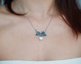 Silver Leaf Pearl Necklace: Botanical Pendant with White Freshwater Pearl Wedding Jewelry