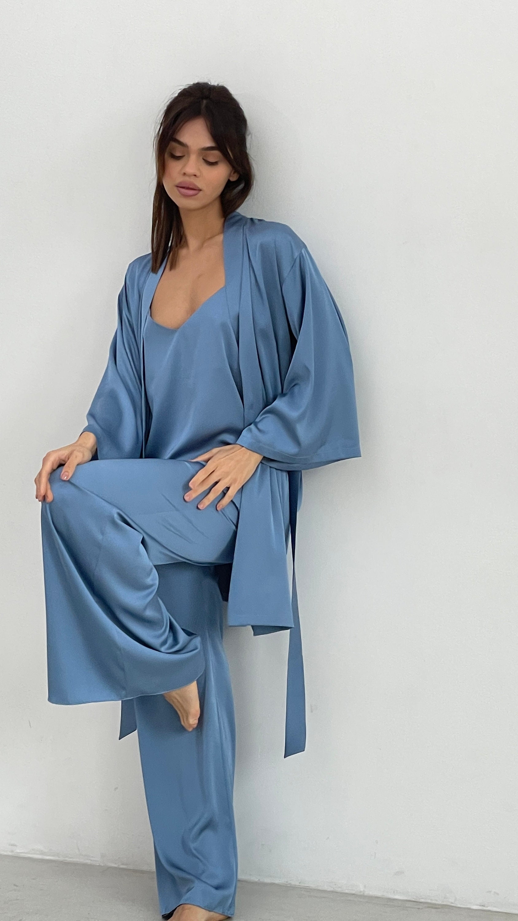 Expressbuynow Kimono Corto Da Donna, Colore Puro, Accappatoio Setoso