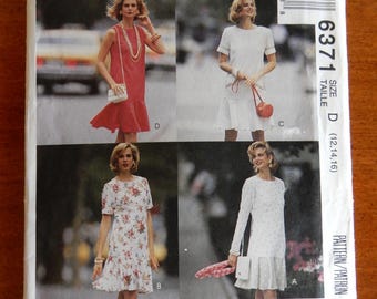 McCall's Misses' Dress Sewing Pattern 6371 - Size D (12-16) - Flounce Hem