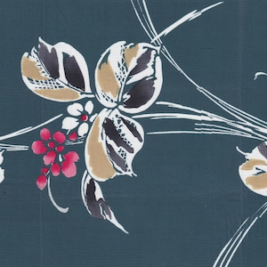 JAPAN YUKATA FABRIC. Flowers in black/yellow and white and red on dark green background. YOT1161 Precut Single Yard