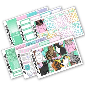 Puede incluir: Un conjunto de pegatinas para planificadores con un esquema de color verde y rosa con acentos de purpurina. Las pegatinas incluyen una variedad de diseños, que incluyen gatos, globos y las palabras "Party" y "Meow!"