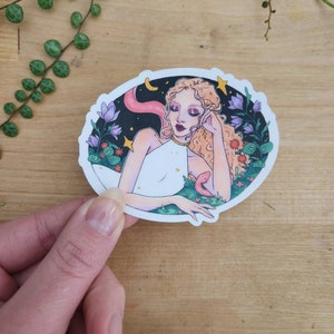 Fée | Autocollant d’art vinyle, Illustration fantastique fantaisiste, Œuvre d’art de personnage rêveur, Fée de la forêt magique, Esthétique Fairycore, Dark Fantasy
