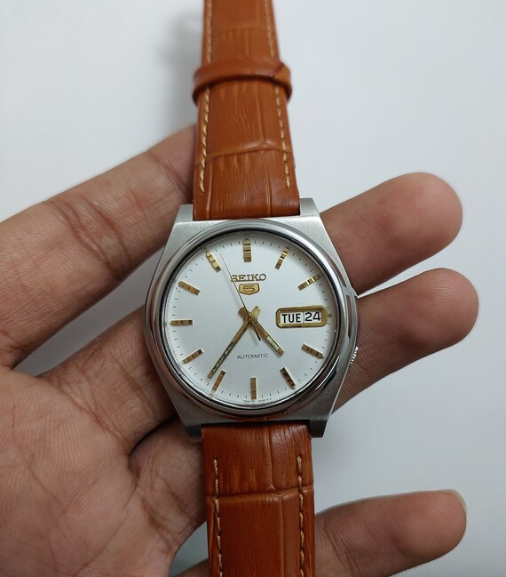Seiko 5 automatic watch made in japan Beautiful silv… Gem