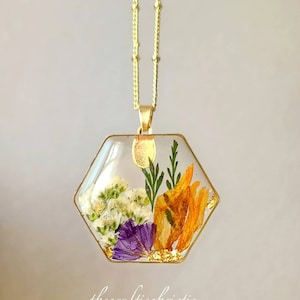 Baby Breath Jewelry,Pressed Flower Jewelry-Flower Jewelry-Real Flower Necklace-Nature Jewelry-Resin Flower-Anniversary Gift-Gift for her Bild 1