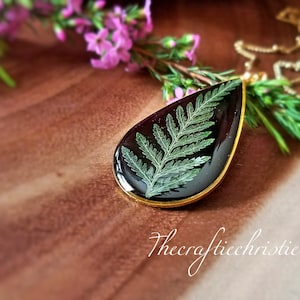 Resin Flower Jewelry,Fern Necklace,Geometrical earring,Minimalist jewelry,Nature Gifts,Fern in resin,Nature inspired Necklace,Green Necklace