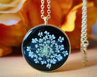 unique gift for her Birthday, pressed flower necklace, dried flower resin jewelry, botanical jewelry,nature,handmade Dry Pressed jewelry