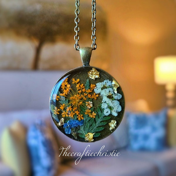 Queen Anne's Lace Necklace,Pressed Flower Jewelry,Real Flower Necklace,Nature Jewelry,Resin Flower Necklace,Gift for Her,Christmas gift